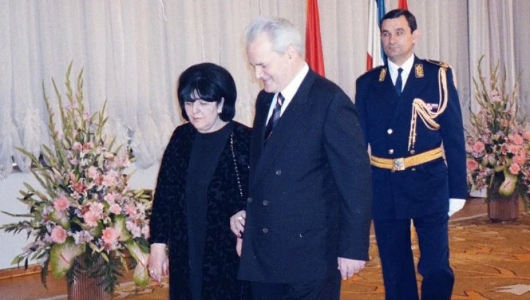 Shoqja e ngushtë e Millosheviqit rrëfen detaje nga momenti kur ‘Kasapi’ u arrestua në Villa Mir