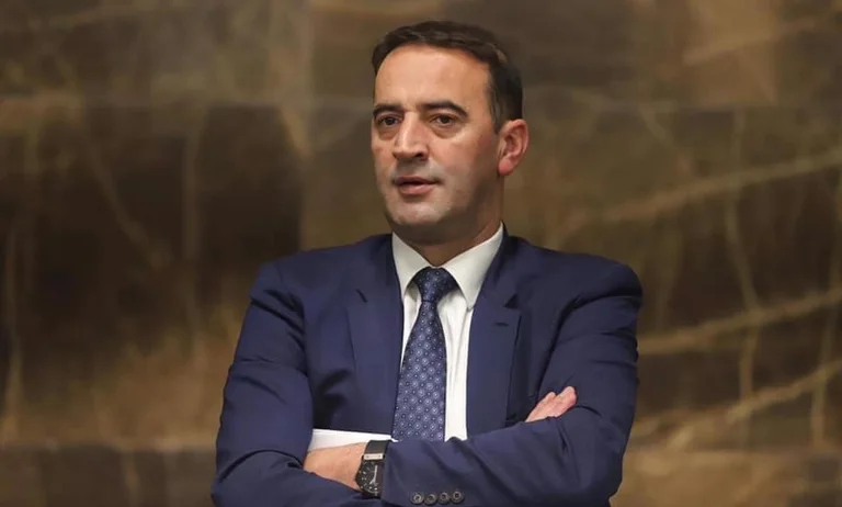 Daut Haradinaj kujton dëshmorët e Shishmanit të Gjakovës: Ata ranë për të mos vdekur kurrë