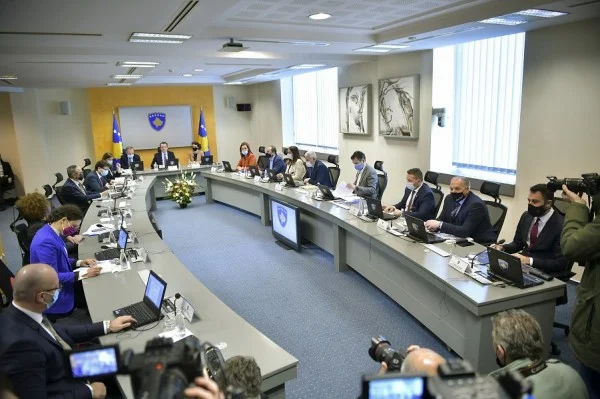Ekspertët: Pritjet e mëdha nga Qeveria e re, vështirë të realizueshme