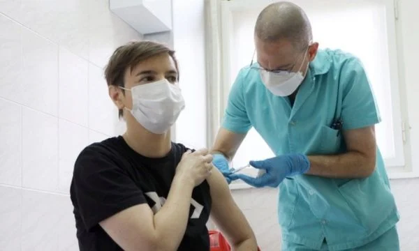 Serbia deri tani është furnizuar me mbi 2 milionë doza të vaksinës Anti-COVID, Kosova me 24 mijë