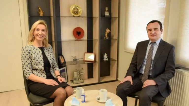 Sot u emërua këshilltare e tij, Shala dikur për Kurtin: Nëse ti vjen në pushtet do ta falësh tërë Kosovën