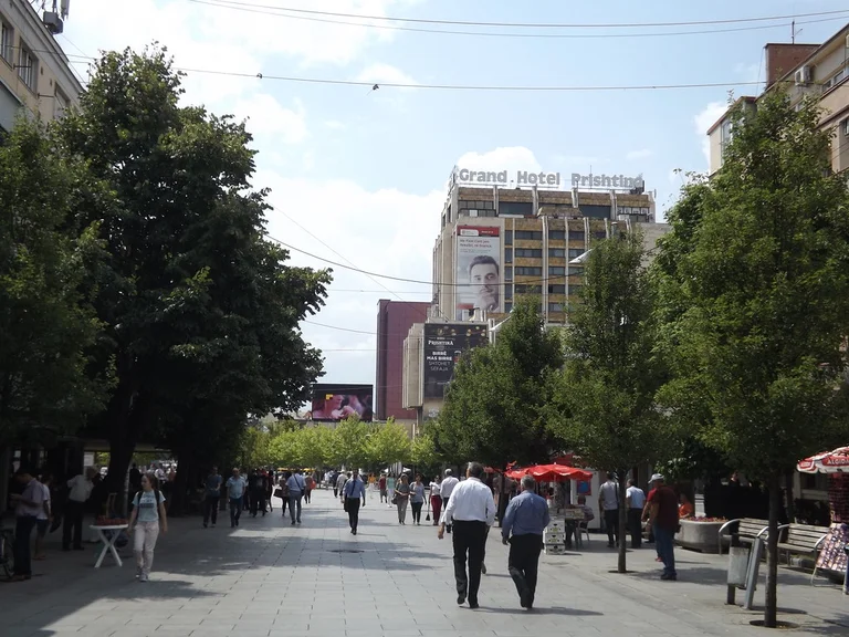 Flasin qytetarët, tregojnë se a janë të gatshëm të vaksinohen për COVID-19