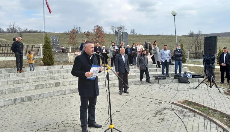 Jashari nga Izbica: Jemi vonuar, shteti të mbledh provat për krimet serbe në Kosovë