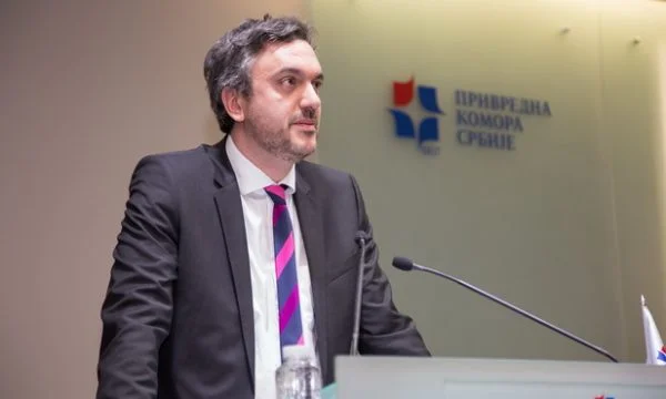 Cadez: Shumë biznesmenë nga Kosova kanë aplikuar për t’u vaksinuar në Serbi