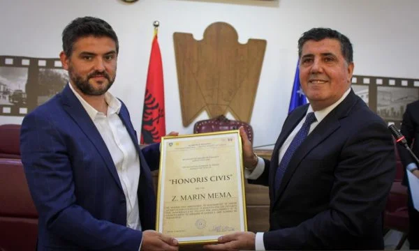 E shëmtuar: Lutfi Haziri kopjon degën e historianëve në Deçan
