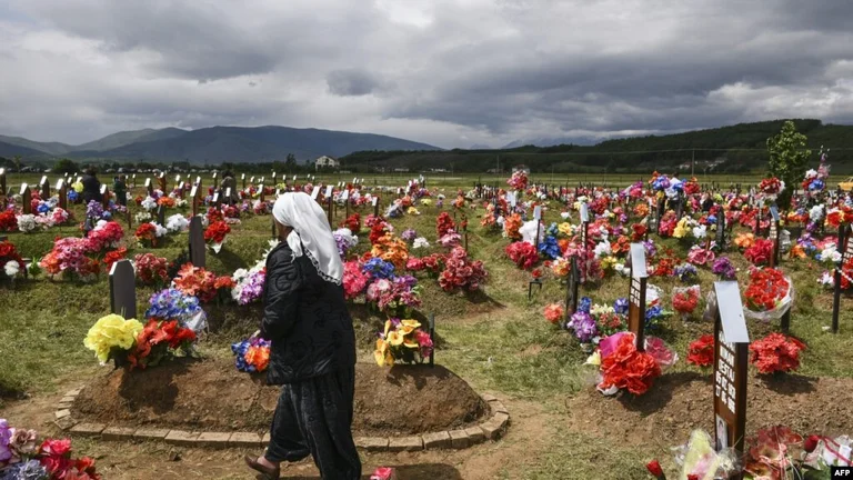 Padia ndaj Serbisë për gjenocid, Kosova mes dy Gjykatave Ndërkombëtare