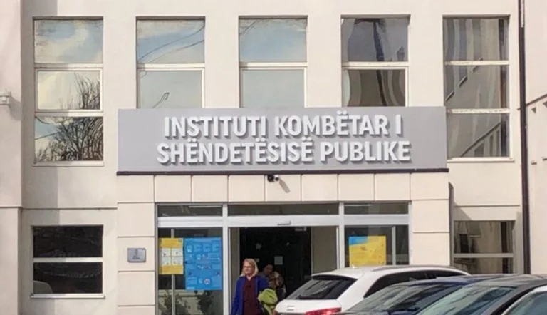 Si e ndryshoi gjatë përkthimit IKSHPK studimin e Oksfordit ku Kosova cilësohet si më e suksesshmja për masat anti-Covid