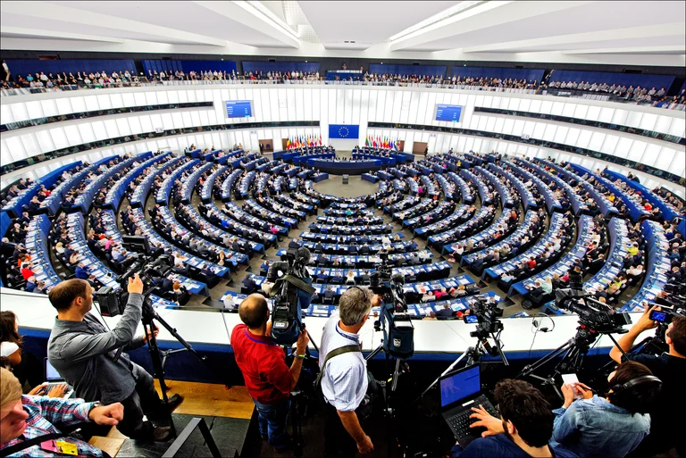 472 vota pro: Parlamenti Evropian voton liberalizimin e vizave për Kosovën