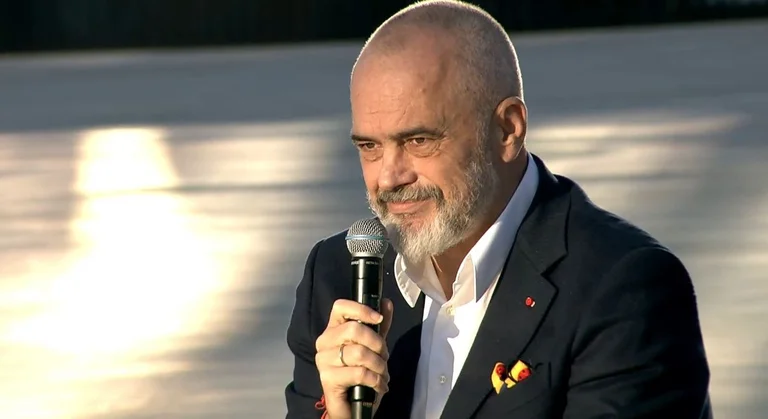 Rama: Në Stamboll për shumë vaksina. O ia dalim o ia dalim