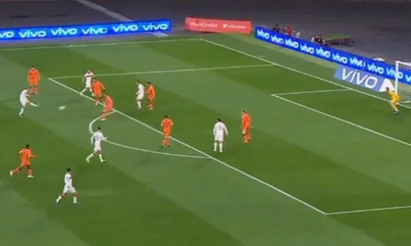 Turqia ka shokuar Holandën me një gol të bukur nga distanca pas vetëm 15 minutave lojë