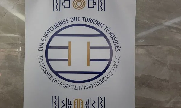 Hotelierët letër Kurtit pas frikës nga masat e reja: Në gjendje më të rëndë ekonomia, se shëndetësia
