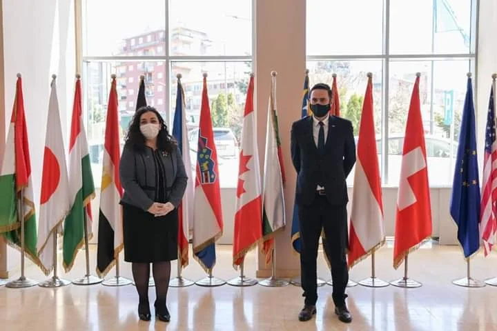Takimi i Vjosa Osmanit me Lumir Abdixhikun pritet të jetë ‘ferr i vërtetë’: Çka do të diskutohet?