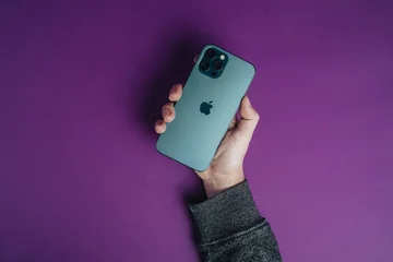 Apple fined para vender iPhone sin relleno
