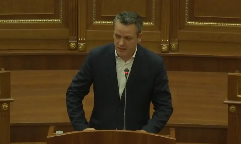 Arben Gashi: U harrua që u vranë njerëz për kauzat e VV