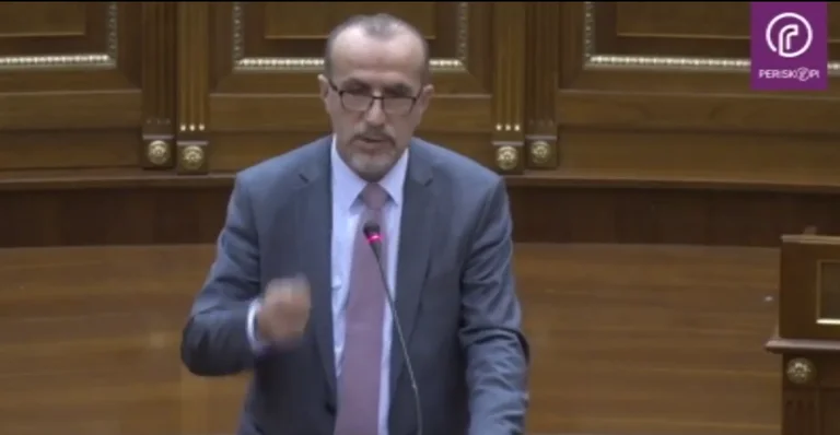 Haxhiu – Kurtit: Përmendi Thaçin, Veselin, Krasniqin e Selimin se historia nuk fillon me juve