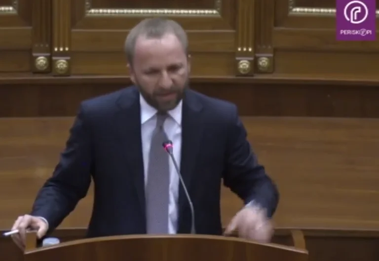 Tahiri: Nuk keni haber cka flisni, zoti Kurti