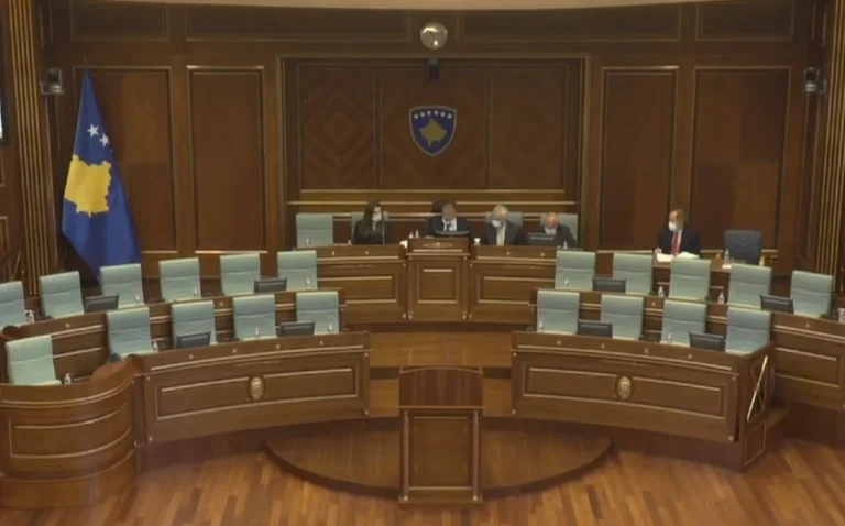 Në orën 16:00 mund të votohet Qeveria Kurti