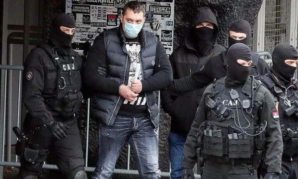 NY Times publikon lidhjet e botës kriminale serbe me shtetin, Brnabiq pranon se institucionet kanë lidhjet me bandat