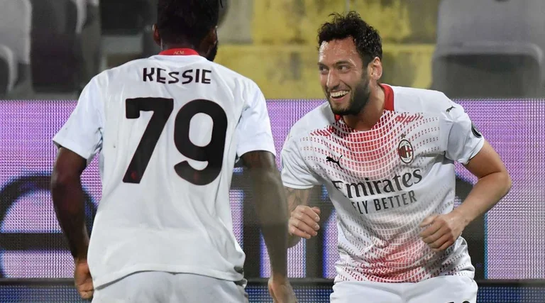Milani siguron fitore të madhe kundër Fiorentinës: Luftoi me mish e me shpirt dhe ia doli në fund