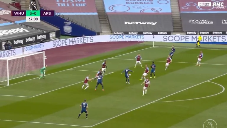 Lacazette gati sa nuk e shpon rrjetën me këtë gol që sapo e shënoi kundër West Hamit