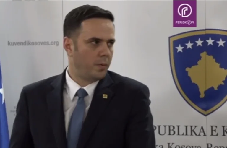 Abdixhiku nënkupton se e mbështet Vjosa Osmanin për presidente nëse ajo heq dorë nga VV dhe partia e saj