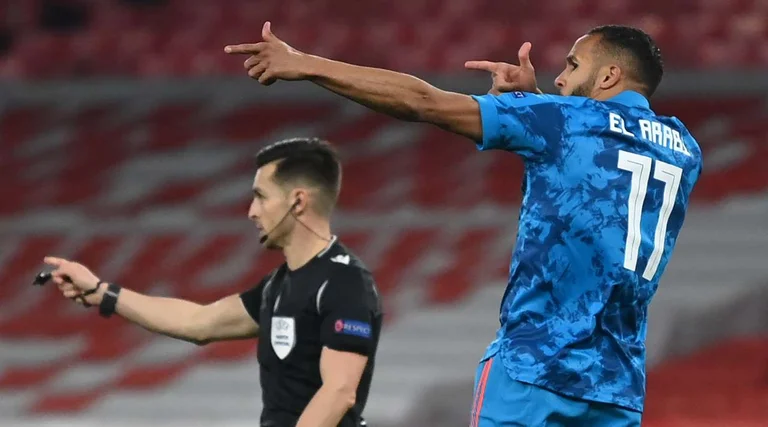 Arsenali mposhtet nga grekët e Olympiacosit por vazhdon tutje në Europa League