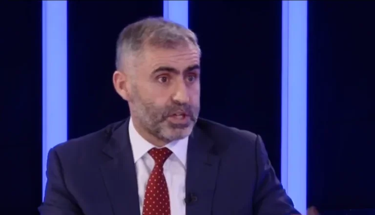 ‘Mimikat i ka pasë ashtu prej protezave’ – Berisha arsyeton nervozën e Shabanit para gjuajtjes me armë