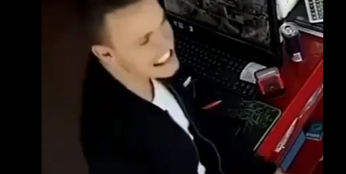 Tronditëse: Del videoja ku Shaban Gogaj shihet i nervozuar dhe nxjerr armën drejt Tetajt