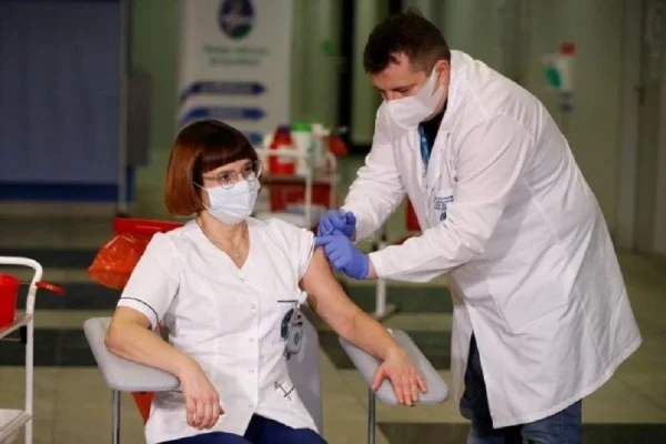 Polonia: Tomamos la vacuna AstraZeneca
