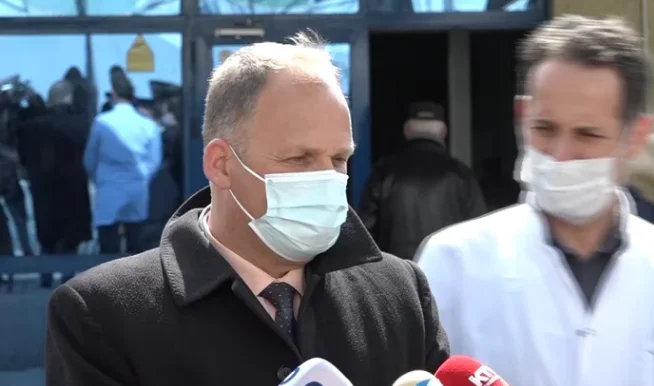 Krasniqi: Situata me Covid-19 po rëndohet, mbi 500 pacientë me oksigjenoterapi
