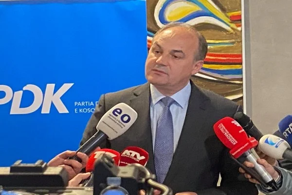 ​Po vazhdon mbledhja e Këshillit Drejtues së PDK-së