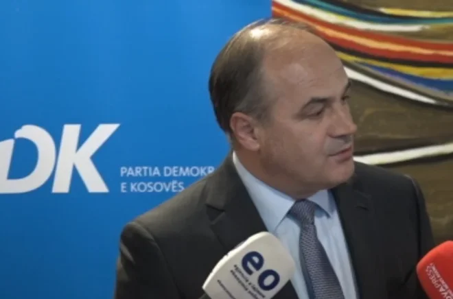 Hoxhaj flet para fillimit të Këshillit Drejtues, tregon se për çfarë janë mbledhur