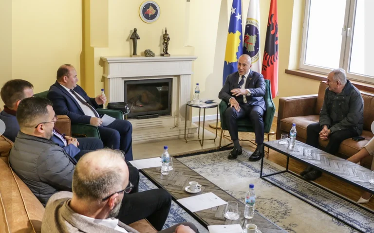Haradinaj nis takimet me degët: AAK në zgjedhjet komunale paraqet alternativën më të mirë qeverisëse