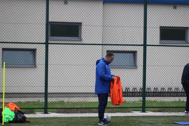 Zyrtare: Klubi kosovar bojkoton stërvitjet, ‘futbollistët po luajnë pa paga, prapë po ofendohen nga të gjithë’