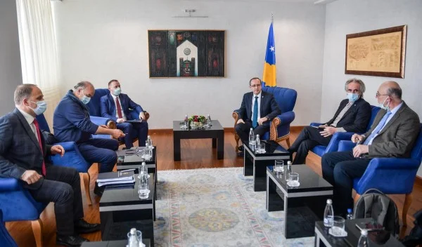 Nga e hëna mësimi mund të zhvillohet vetëm online për 2 javët e ardhshme