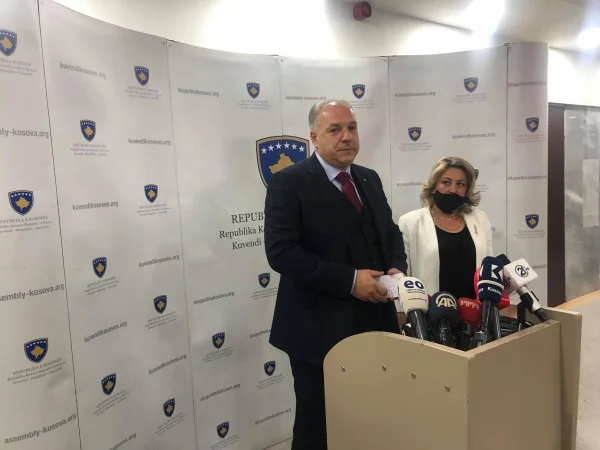 Turqit nuk e garantojnë votën për Kurtin