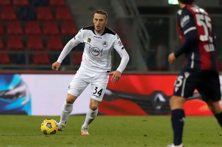 Babai i futbollistit që braktisi Kosovën: U munduan që të pengojnë, nuk e dinin se janë shumë të dobët