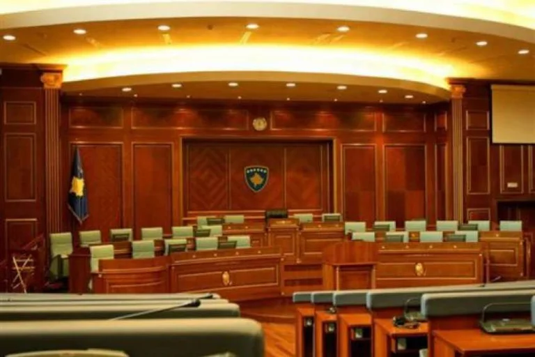 Shumë paga e pak punë, deputetët me përfitime edhe pas përfundimit të mandatit