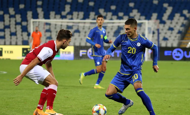 Përzgjedhësi Nees publikon listën e futbollistëve për dy miqësoret kundër Katarit