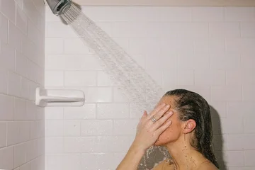 You need to wash in hot water or very cold: Doctors suggest these two solutions!