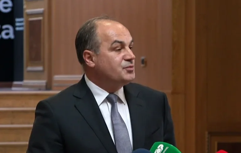 Hoxhaj për çështjen e presidentit: PDK-ja nuk është organ i avancimit të njerëzve në karrierë