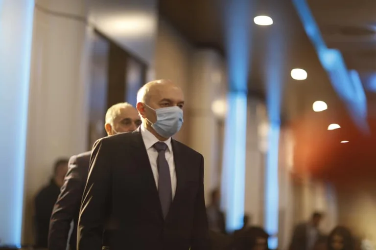 ​Isa Mustafa shpallet kryetar nderi i LDK-së