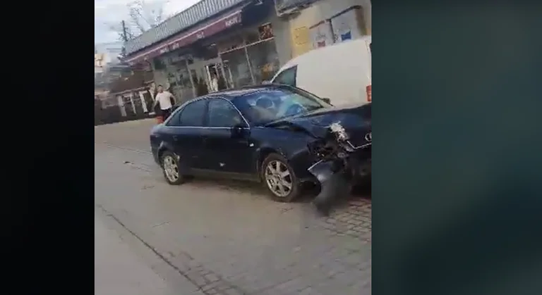 Pamje: Aksident trafiku në Pejë