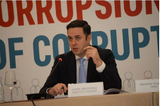Votat e para: Prin bindshëm Lumir Abdixhiku
