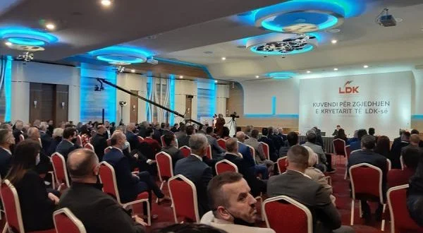 Çfarë ka ndodhur deri më tani në Kuvend? Flasin nga LDK