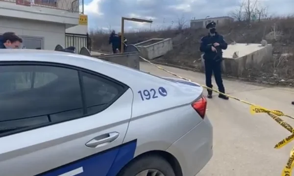 Vrasja në Prishtinë, dyshohet se fillimisht është qëlluar njëri pastaj është kryer vetëvrasje