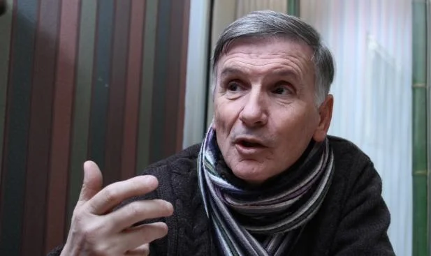 Buxhovi: Kryetari i ri të bëjë ndarjen nga udhëheqësia e vjetër LDK-së
