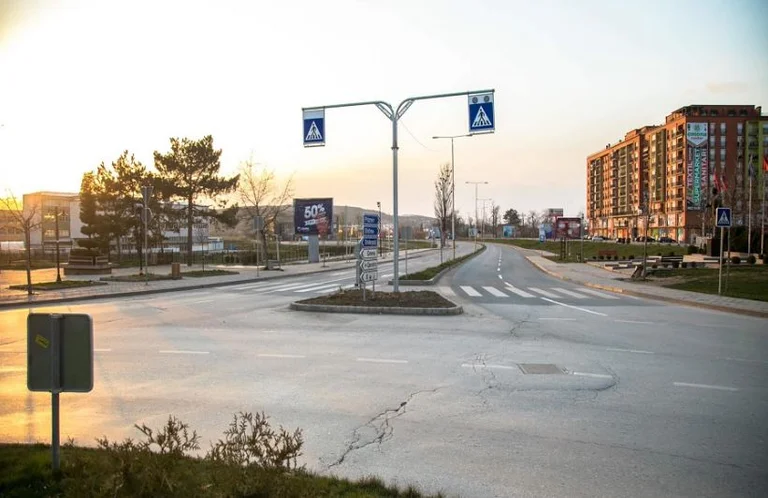 La polizia annuncia la deviazione della comunicazione all'ingresso di Ferizaj