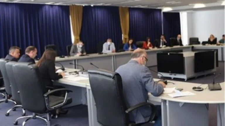 Enhancing cases with COVID 19, today the committee meets for assessment of the situation