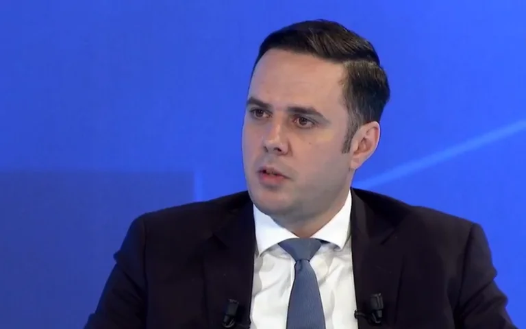 Obadiah: Conocí a Bessian Mustaf, pero no me habló de su candidatura.